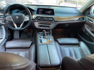 BMW 7 Series foto 10