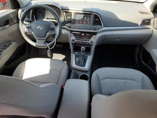 Hyundai Elantra foto 8