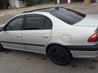 Toyota Avensis foto 3