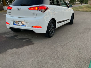 Hyundai i20 foto 1