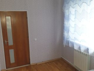 Vind apartament cu 2 camere foto 6