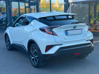 Toyota C-HR foto 7