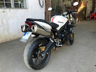 Triumph Street Triple foto 2