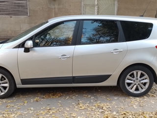 Renault Grand Scenic foto 2