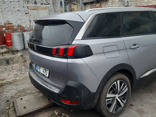 Peugeot 5008 foto 2