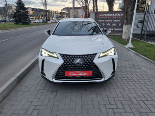 Lexus UX foto 2