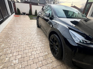 Tesla Model Y foto 4