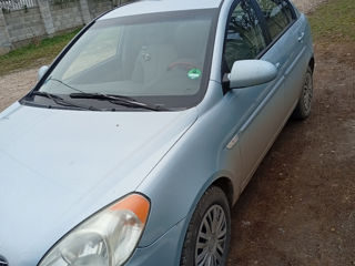 Hyundai Accent foto 4