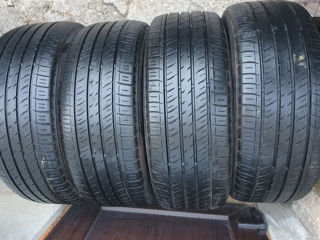 215/50/ R17- DUNLOP.