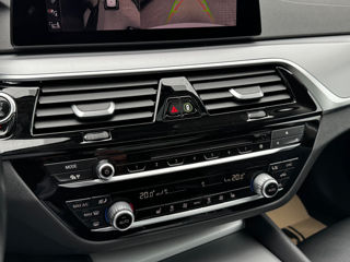 BMW 5 Series foto 12