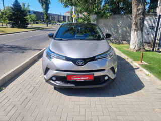 Toyota C-HR foto 2