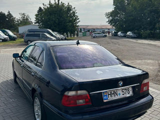 BMW 5 Series foto 3