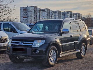 Mitsubishi Pajero foto 3