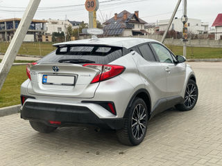 Toyota C-HR foto 2