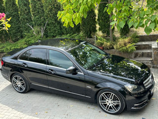 Mercedes C-Class foto 3