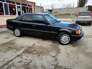 Mercedes Series (W124) foto 7