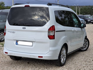 Ford Tourneo Courier foto 4