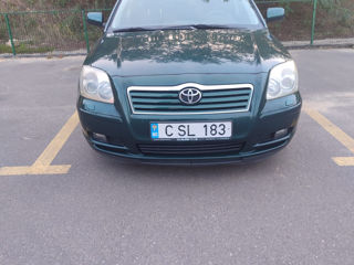 Toyota Avensis foto 1