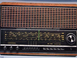 Радиоприемник GRUNDIG RF-740 с FM-программатором 70-х годов.