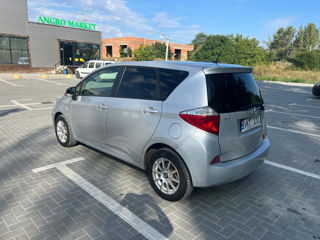 Toyota Verso-S foto 6