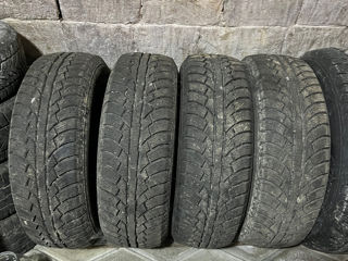 Se vând 4 anvelope 235/70 R16