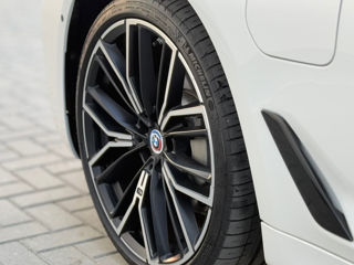 BMW 5 Series foto 14