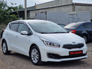 KIA Ceed foto 1