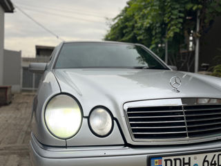 Mercedes E-Class foto 4