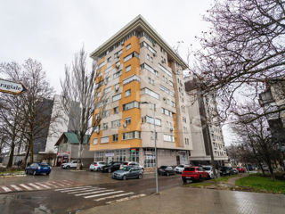 Apartament cu 4 camere, 156 m², Buiucani, Chișinău foto 1