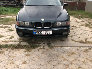 BMW 5 Series foto 1