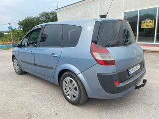 Renault Grand Scenic foto 2