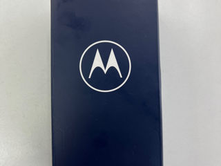 Moto e 13