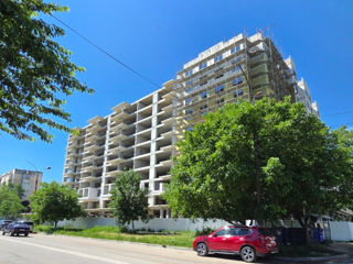 2-комн. кв., 79 м², 8/9 эт.