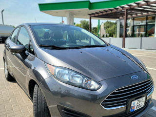 Ford Fiesta foto 1