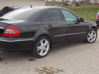 Mercedes E-Class foto 8