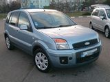 Ford Fusion foto 2