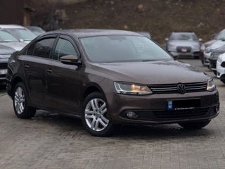 Volkswagen Jetta foto 4