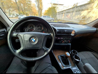 BMW 5 Series foto 3