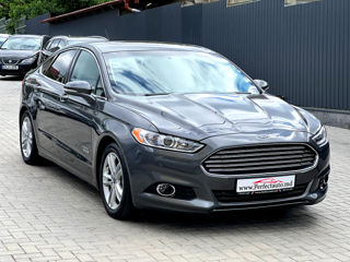 Ford Fusion foto 2