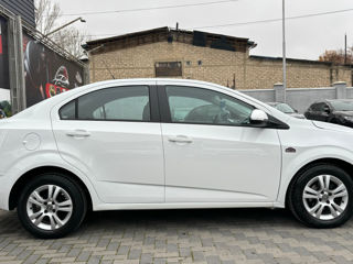 Chevrolet Aveo foto 3