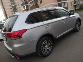 Mitsubishi Outlander 2014-2023 foto 9