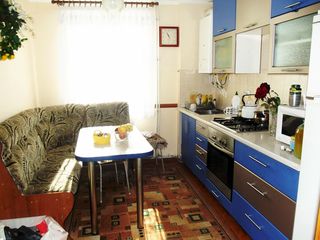 Casa la botanica , curte mare, loc pentru parcare, incalzire autonoma 300 euro foto 1