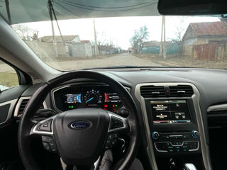 Ford Fusion foto 10