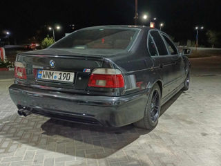 BMW 5 Series foto 5