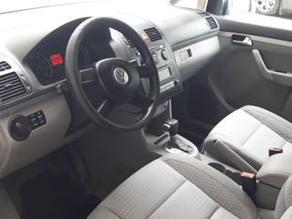 Volkswagen Touran foto 8