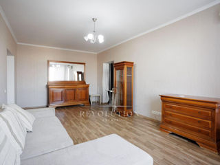 Apartament cu 2 camere, 74 m², Botanica, Chișinău foto 11