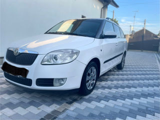 Skoda Fabia фото 1