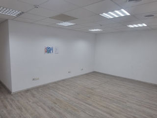 Oficiu Kentford 520 m2. Preț chiriei include TVA și servicii comunale. foto 11