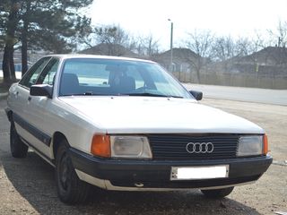 Audi 100 foto 1