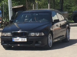 BMW 5 Series foto 3